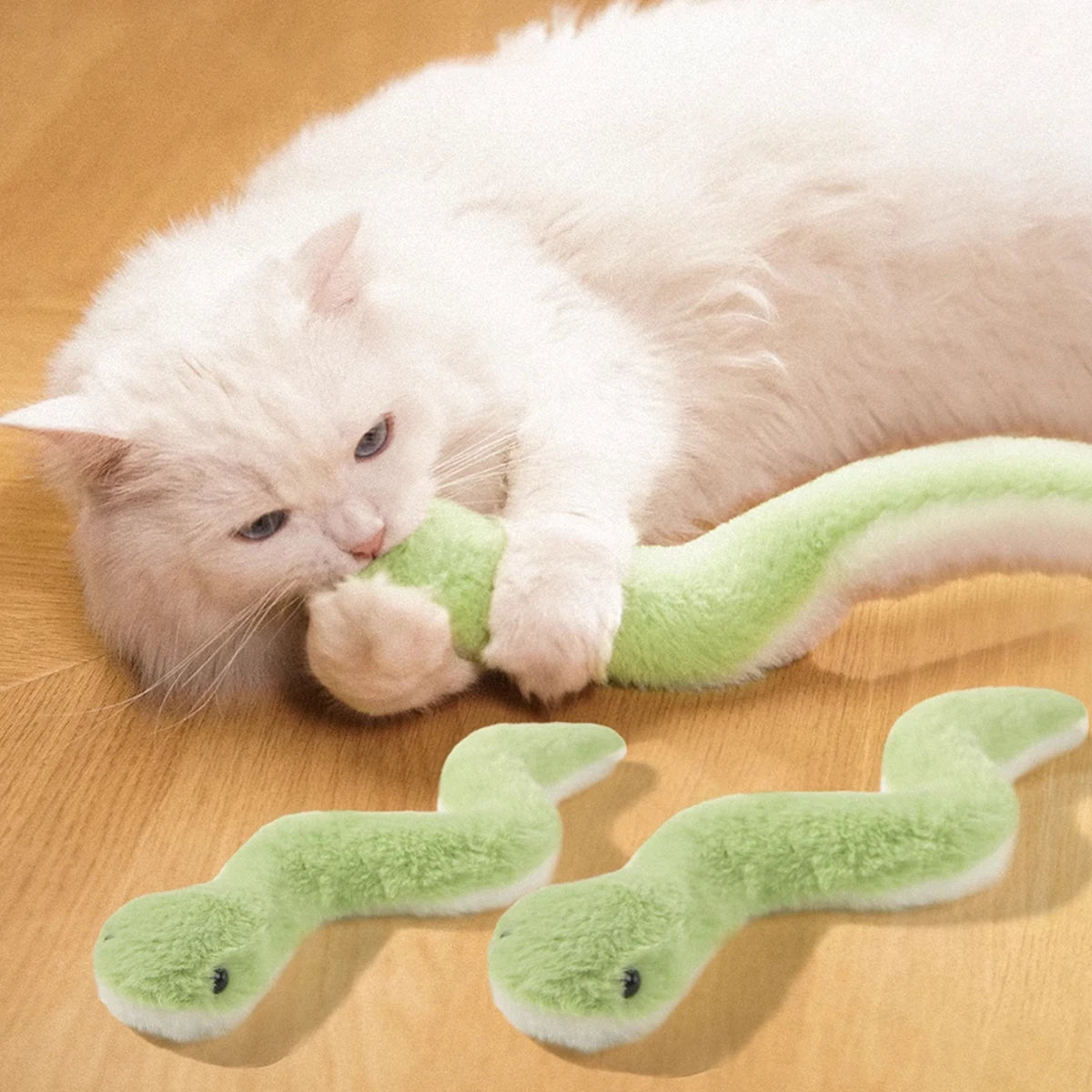 Blød slangelegetøj til kat